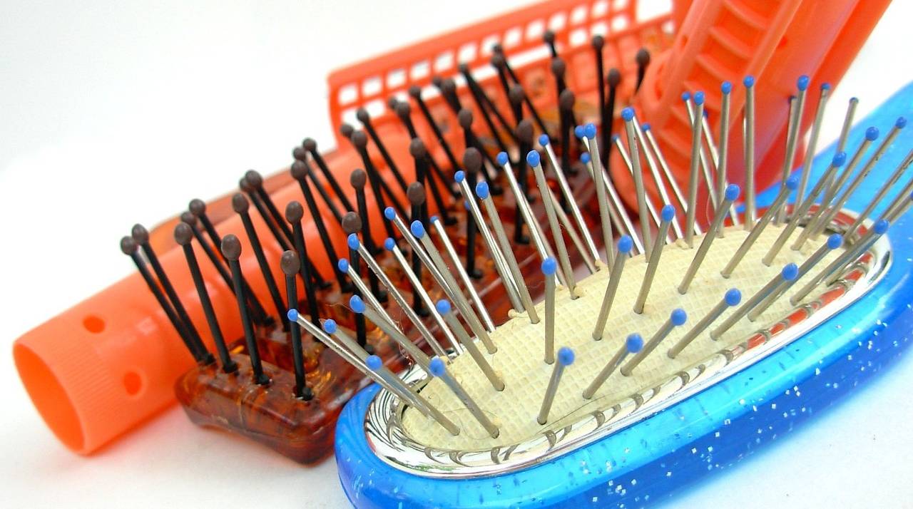 Guide complet sur la façon de nettoyer une brosse à cheveux