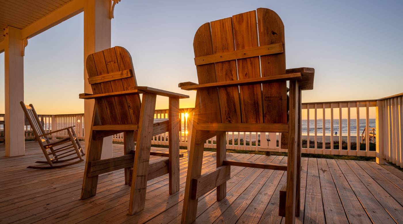 Comment nettoyer une terrasse en bois et la faire briller comme neuve